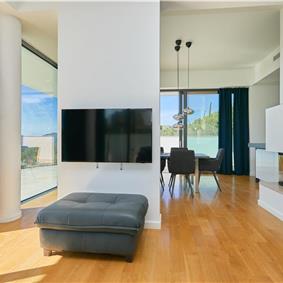 6 Bedroom Seafront Villa with Pool near Slano, Sleeps 12-14